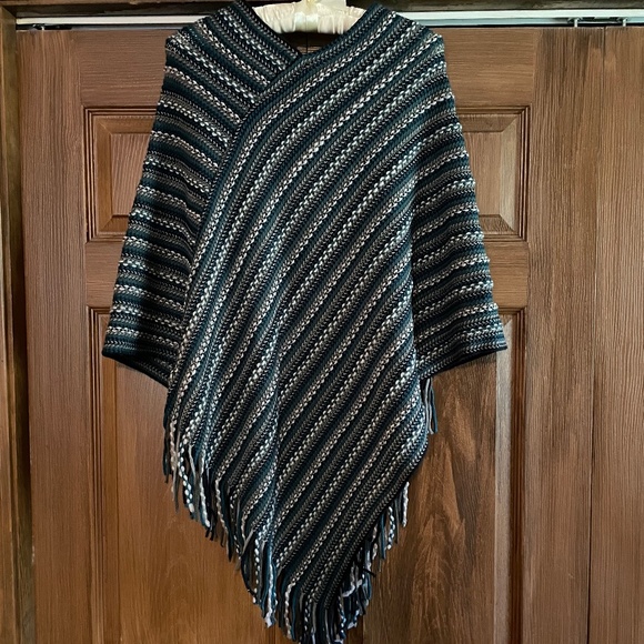 Poncho One Size - Picture 1 of 6